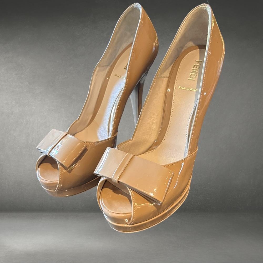 Fendi Taupe Patent Platform Heels New 38 1/2
